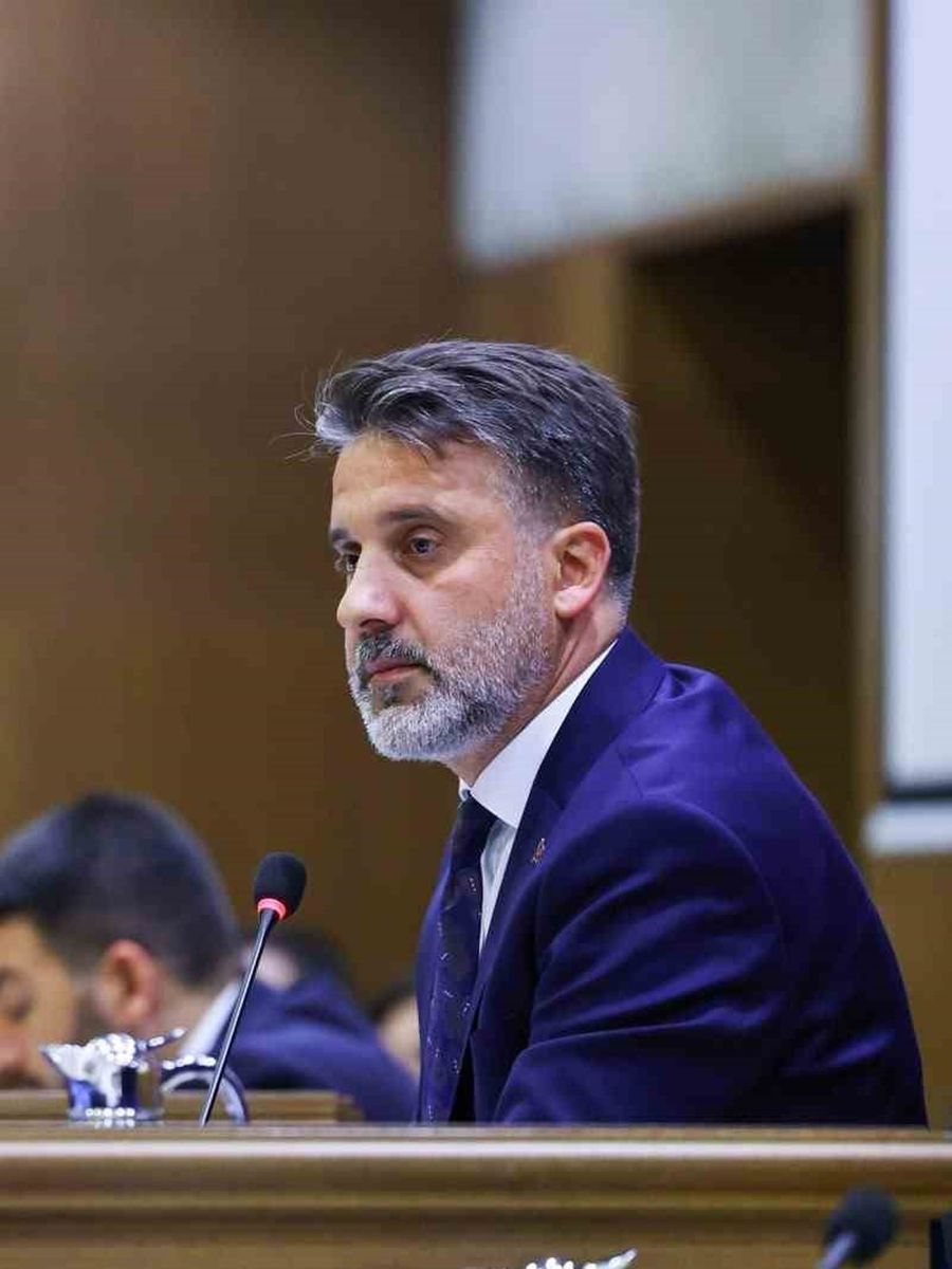 Başkan Vekili Biba: "Bütün otobüsleri elektrikliye çevireceğiz"