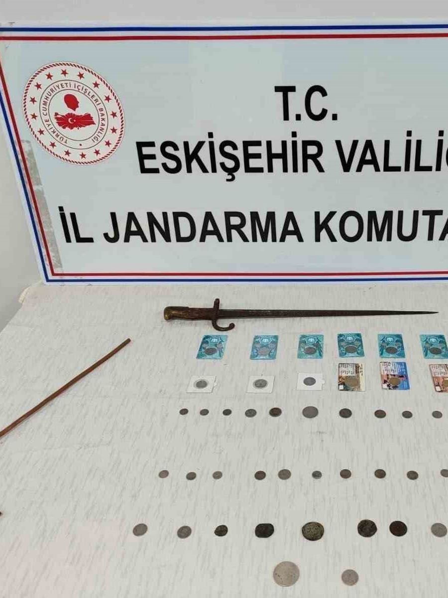Satılmaya hazırlanan tarihi eserler ele geçirildi