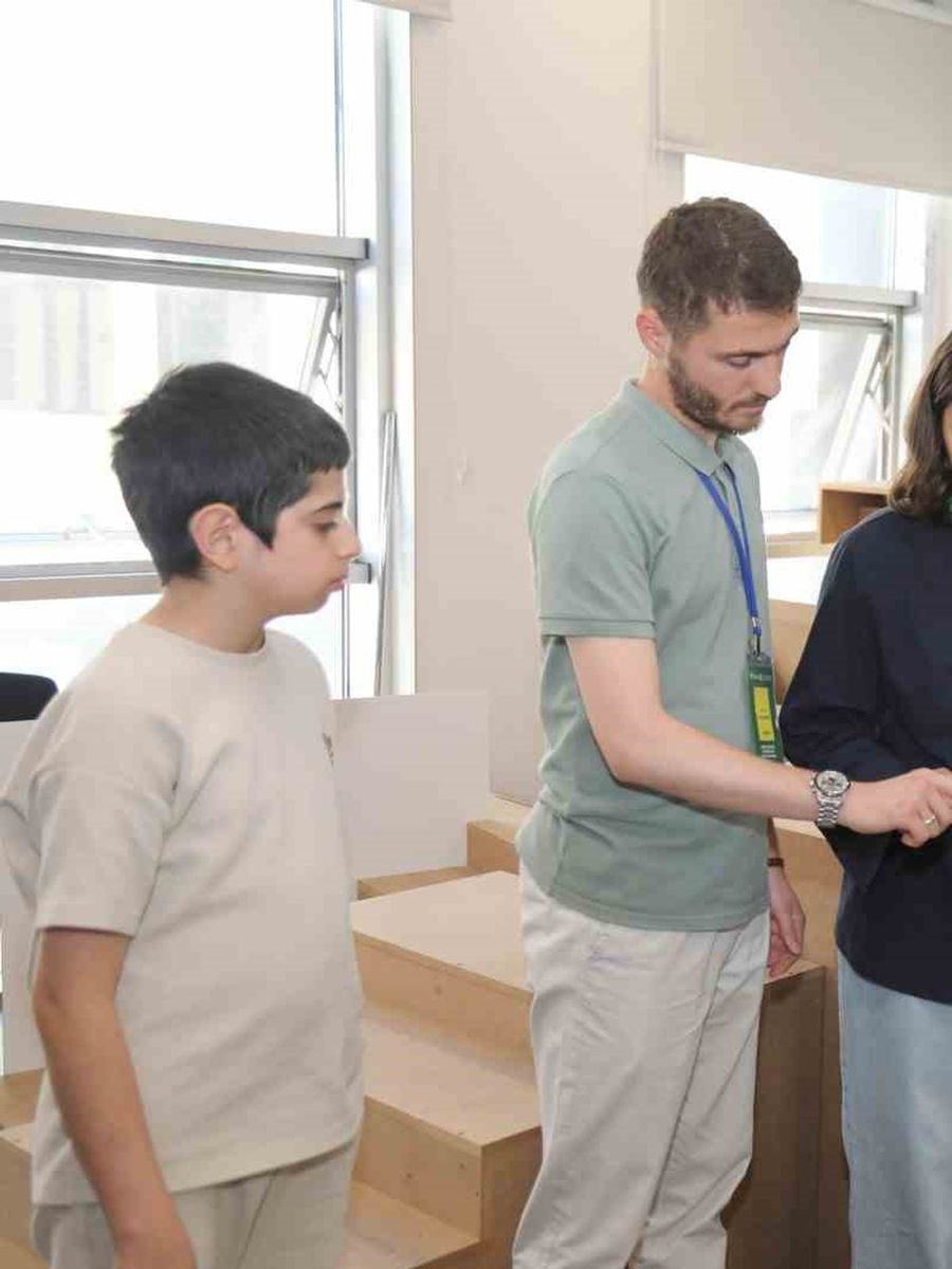 Ortaokul ve lise öğrencileri BTÜ’de robotlarla tanıştı