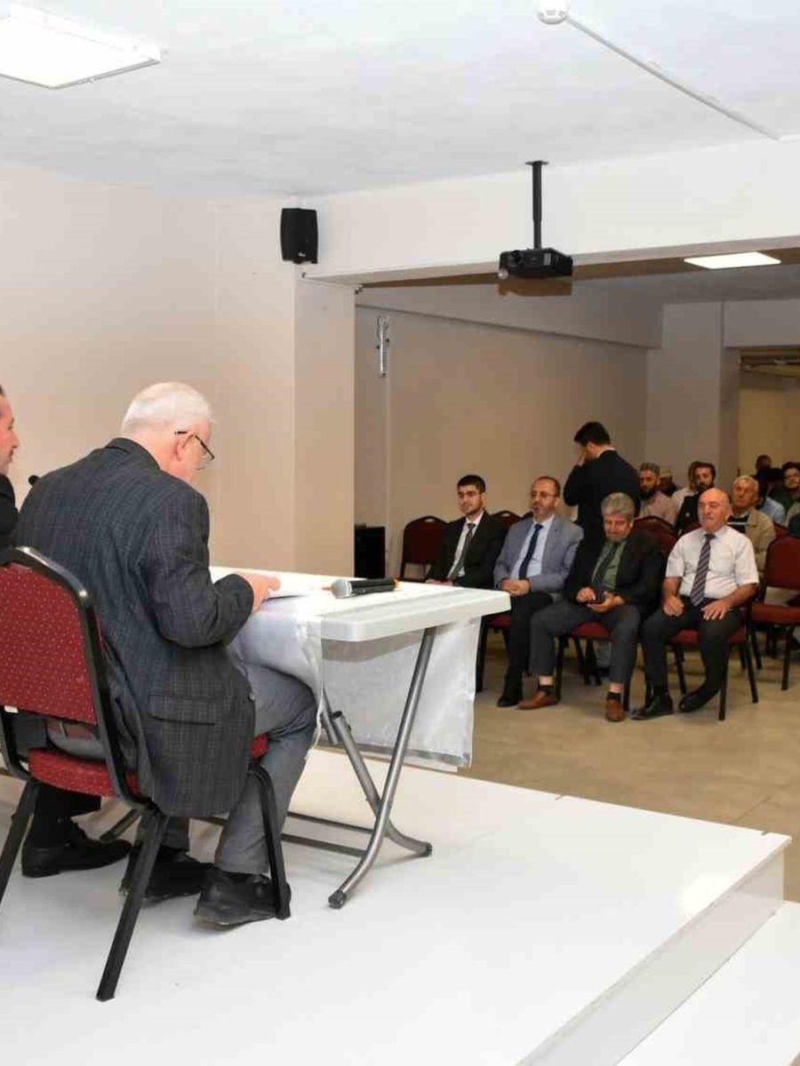 Bilecik Müftülüğü görevinden alınan Dilek, imam hatiplerle vedalaştı
