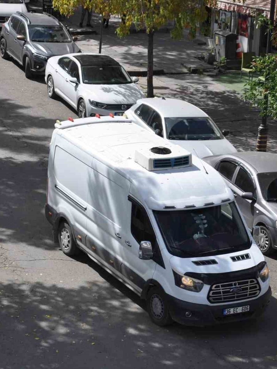 Kars’ta araç sayısı nüfusu ikiye katladı: 90 bin kişiye 56 bin 733 araç