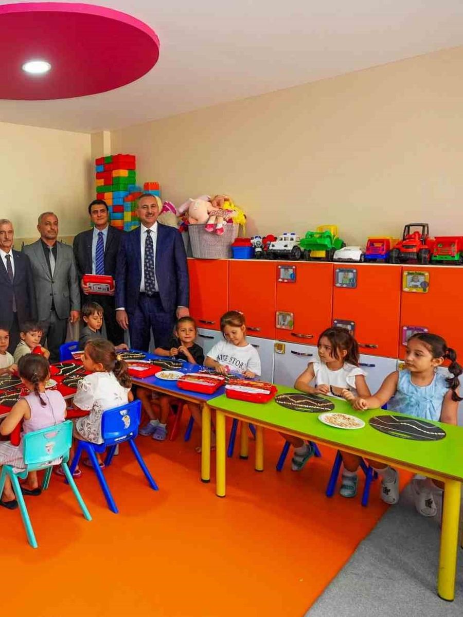 Yılmaz ve Milletvekili Gül öğrencilerle bir araya geldi