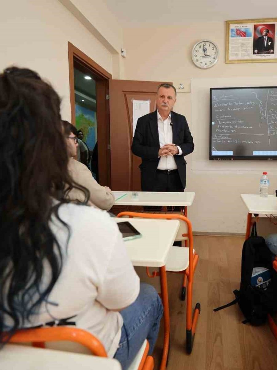 Başkan Balaban yeni eğitim yılında YEGEM öğrencileriyle buluştu