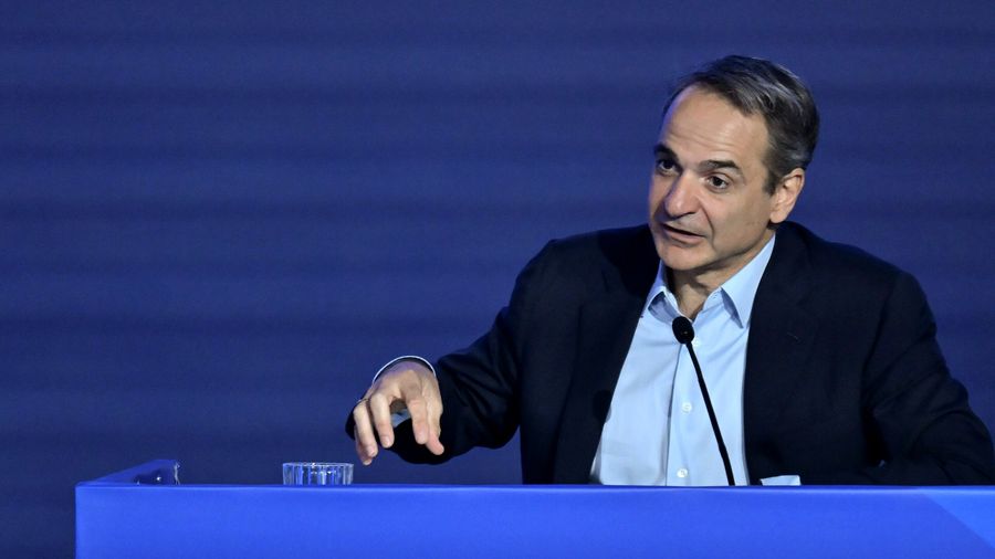 Yunanistan, karasularını 12 mile çıkarma hakkını saklı tutuyor