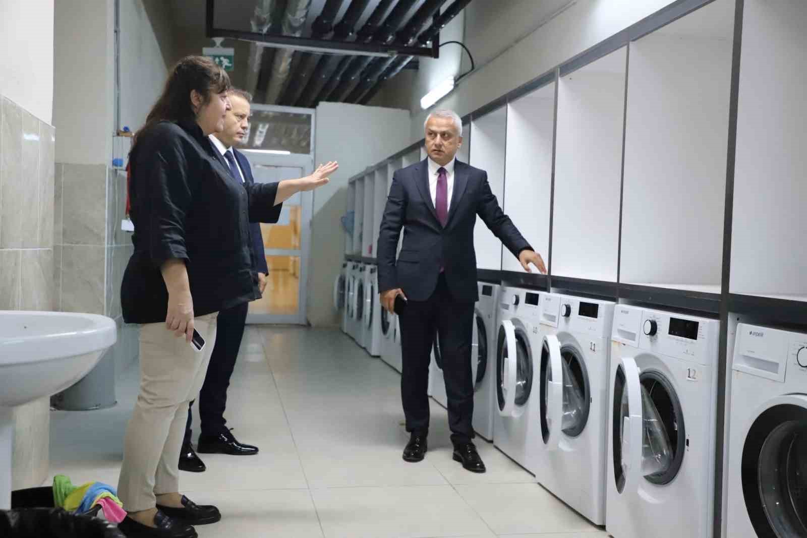 KARABÜK GENÇLİK VE SPOR İL MÜDÜRÜ COŞKUN GÜVEN, YENİ EĞİTİM-ÖĞRETİM YILI ÖNCESİ YURTLARDA İNCELEMELERDE BULUNDU.